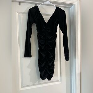 Elegant Black Velvet Long Sleeve Dress